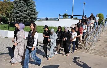 Datça'da tekneyle yurt dışına kaçmaya çalışan 9 FETÖ şüphelisi yakalandı