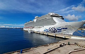 Dev kruvaziyer 1203 yolcusuyla Bodrum'a geldi