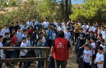 Doğayı koruyor, geleceğe umut oluyorlar gençler Dalyan'ı atıklardan temizledi