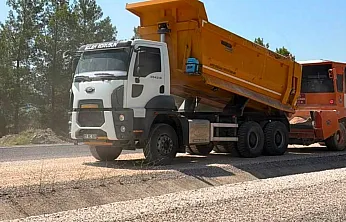 Fethiye-Antalya Karayolu yayla yolunda mıcırlama çalışması başladı
