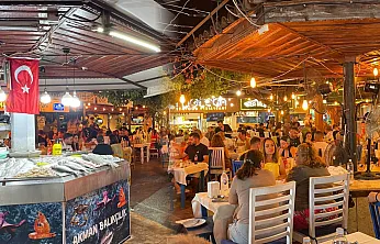 Fethiye Balık Pazarı Yaz Sezonunun En Hareketli Günlerini Yaşıyor