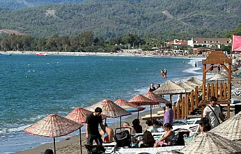Fethiye Çalış Plajı'nda Ekim Ayında Deniz Keyfi
