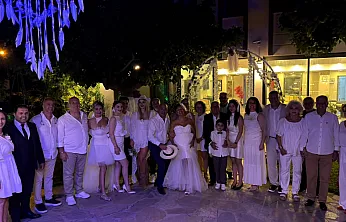 Fethiye'de 10 yıllık evlilik kutlamasında 20 çift nikah tazeledi
