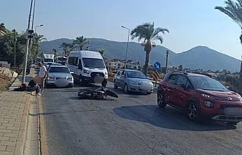 Fethiye'de Adnan Menderes Bulvarı'nda kaza: Trafik bir süre aksadı