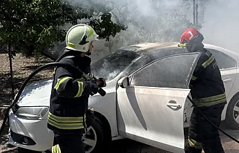 Fethiye'de araç yangını büyük maddi hasara yol açtı