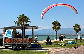 Fethiye'de Babadağ'ın cesur kanatları, hayatını kaybeden pilotları ve şehitleri unutmadı