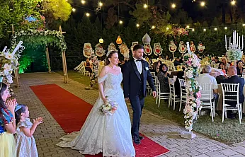 Fethiye'de Büşra ve Ceyhun çifti dünyaevine girdi