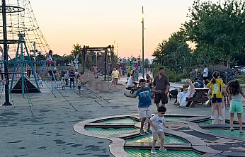 Fethiye'de çocuklar yazın tadını parklarda çıkarıyor
