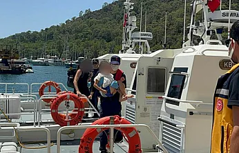 Fethiye'de gezi teknesinde rahatsızlanan çocuk için tıbbi tahliye gerçekleştirildi