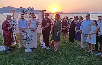 Fethiye'de gün batımında romantik nikah: Cansel ve Dilaver'den unutulmaz tercih