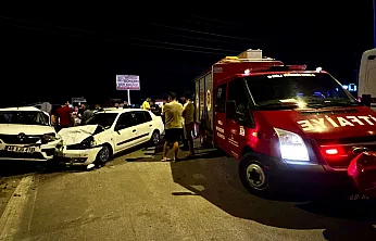 Fethiye'de iki otomobilin çarpışması sonucu 4 kişi yaralandı