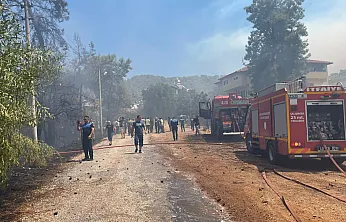 Fethiye'de korkutan yangın kısa sürede kontrol altına alındı