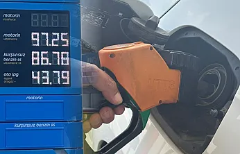 Fethiye'de motorine indirim beklentisi: Gözler gece yarısında