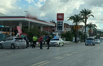 Fethiye'de motosiklet ile otomobil çarpıştı