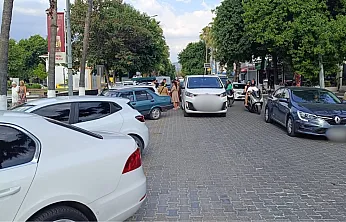 Fethiye'de Motosiklet Otomobilin Kapısına Çarptı