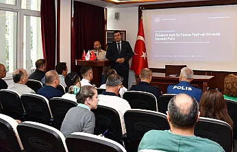 Fethiye'de Ölüdeniz Açık Su Yüzme Yarışı öncesi güvenlik toplantısı