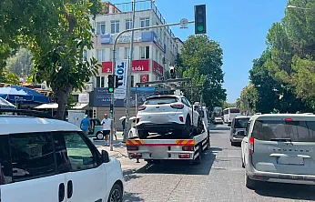 Fethiye'de park yasağını ihlal etti, aracı trafik ekiplerince çekildi