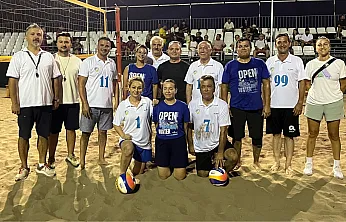 Fethiye'de plaj voleybolu turnuvasında ilk maçın galibi Kaymakamlık oldu