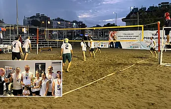 Fethiye'de plaj voleybolunda kupayı 'Ada Sahilleri' kaldırdı