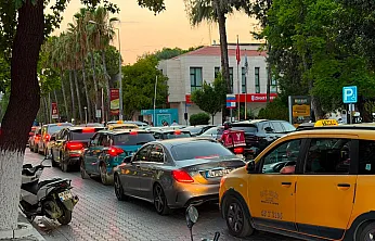 Fethiye'de sabah trafik, akşam trafik: Yoğunluk gün boyu sürüyor