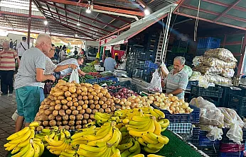 Fethiye'de sabahın bereketi Çiftlik Pazarı'na yansıdı