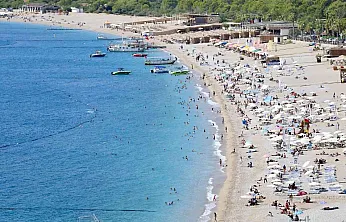 Fethiye'de sahillerde sıcak hava yoğunluğu yaşanıyor