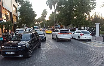 Fethiye'de Trafik Kilitlendi: Vatandaşlardan Çözüm Çağrısı