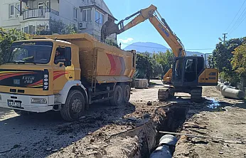 Fethiye'de yağmur suyu drenaj çalışmaları sürüyor