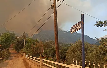 Fethiye'deki orman yangınında alevler İnlice Mahallesi'ne ulaştı, tahliyeler başladı