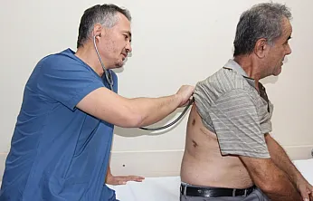 Fethiye'den Denizli'ye giden hastanın akciğerinden 20 santimetrelik dev bül çıkarıldı