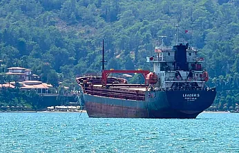Fethiye Körfezi'nde Dev Yük Gemisi Dikkat Çekti