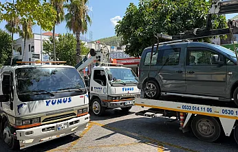 Fethiye merkezde uygunsuz park denetimi: Çok sayıda araç çekildi