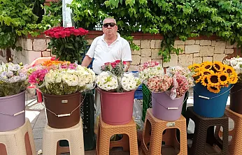 Fethiye'nin Sevilen Esnafı 'Çiçekçi Ahmet' 33 Yıldır Tezgahının Başında