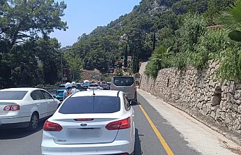 Fethiye-Ölüdeniz yolunda haftanın ilk gününde yoğun trafik