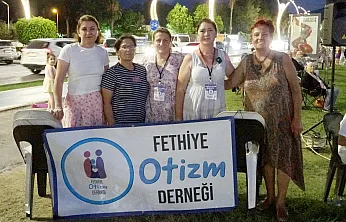 Fethiye Otizm Derneği'nden anlamlı buluşma: Üyeler ve aileler sahilde bir araya geldi