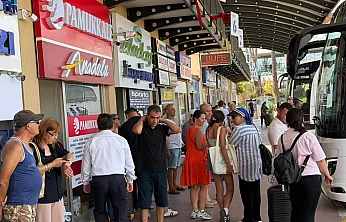 Fethiye Otogarı'nda yerli ve yabancı turist yoğunluğu