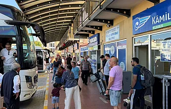 Fethiye Otogarı'nda yoğunluk: Peronlarda hareketlilik arttı