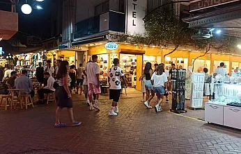 Fethiye Paspatur Çarşısı'nda Akşam Hareketliliği