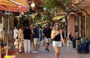 Fethiye Paspatur Çarşısı'nda Pazar Hareketliliği