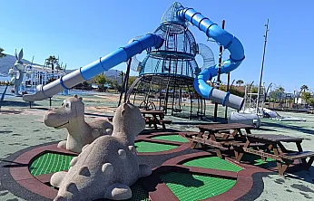 Fethiye Şehit Fethi Bey Parkı'nda yenileme çalışmalar devam ediyor