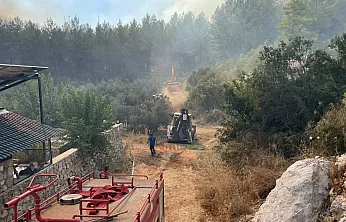 Fethiye Yeşilüzümlü'de evler tahliye ediliyor, koruma hatları oluşturuluyor