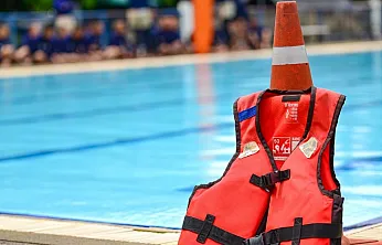 Havuz kenarında hayat kurtaran 9 güvenlik kuralı