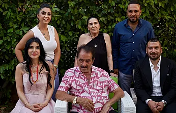 İbrahim Tatlıses'in Bodrum'daki evinde mutlu gün