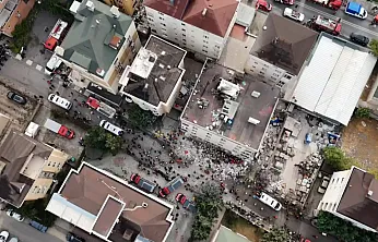 İstanbul Valiliği: 'Maltepe'de 1 kişi hayatını kaybetti, 3 kişiyi arama kurtarma çalışmaları sürüyor'