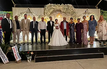 Kandönmez Ailesinin Mutlu Günü