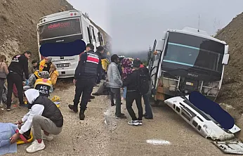 Korkuteli-Fethiye Yolu Üzerinde Yolcu Midibüsü Kayalıklara Çarptı: 9 Yaralı