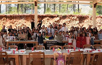 Köyceğiz'de 'Her Çocuğa Bir Dilim Mutluluk' projesi hayata geçirildi