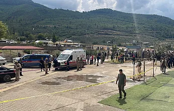 Lisede korku dolu anlar: Silahla vurulan öğretmen öldü