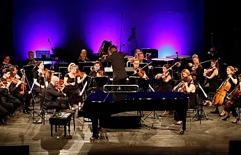 Londra'nın ünlü orkestrası Covent Garden Sinfonietta, Türkiye'de ilk kez Bodrum'da konser verdi