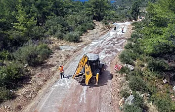 Marmaris Çamlı'daki 30 yıllık içme suyu hatları yenileniyor